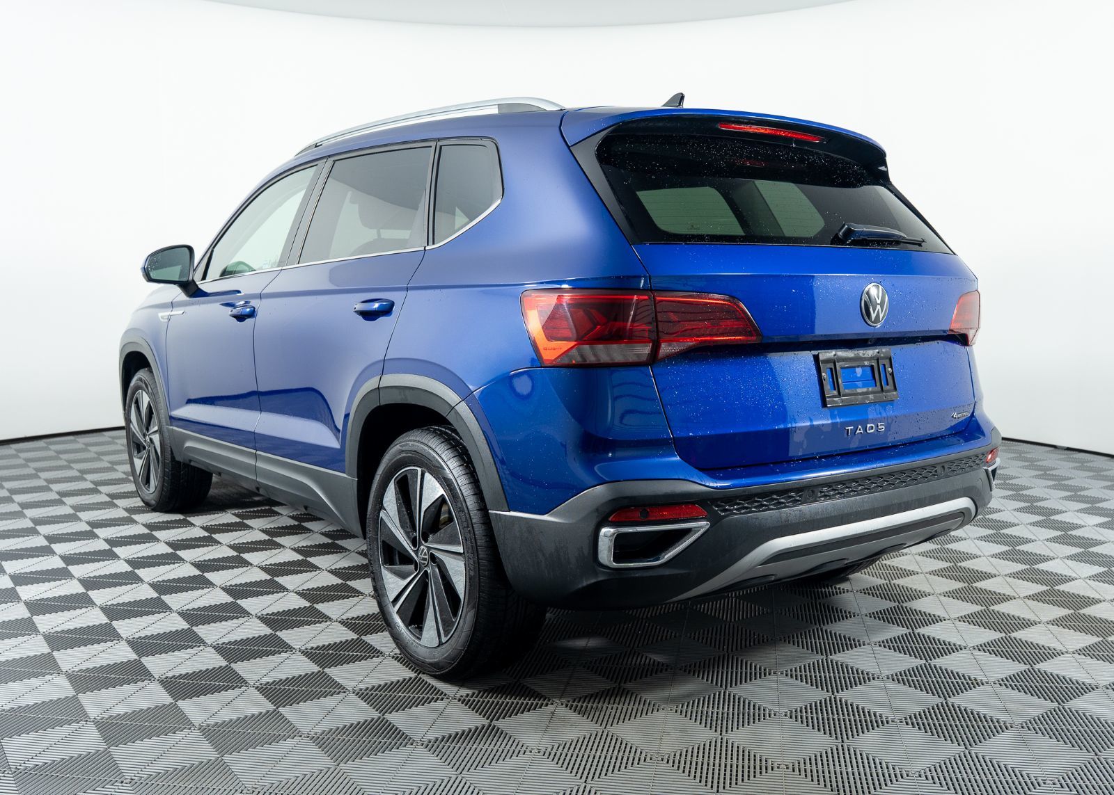 Photo 2024 Volkswagen Taos Highline #4