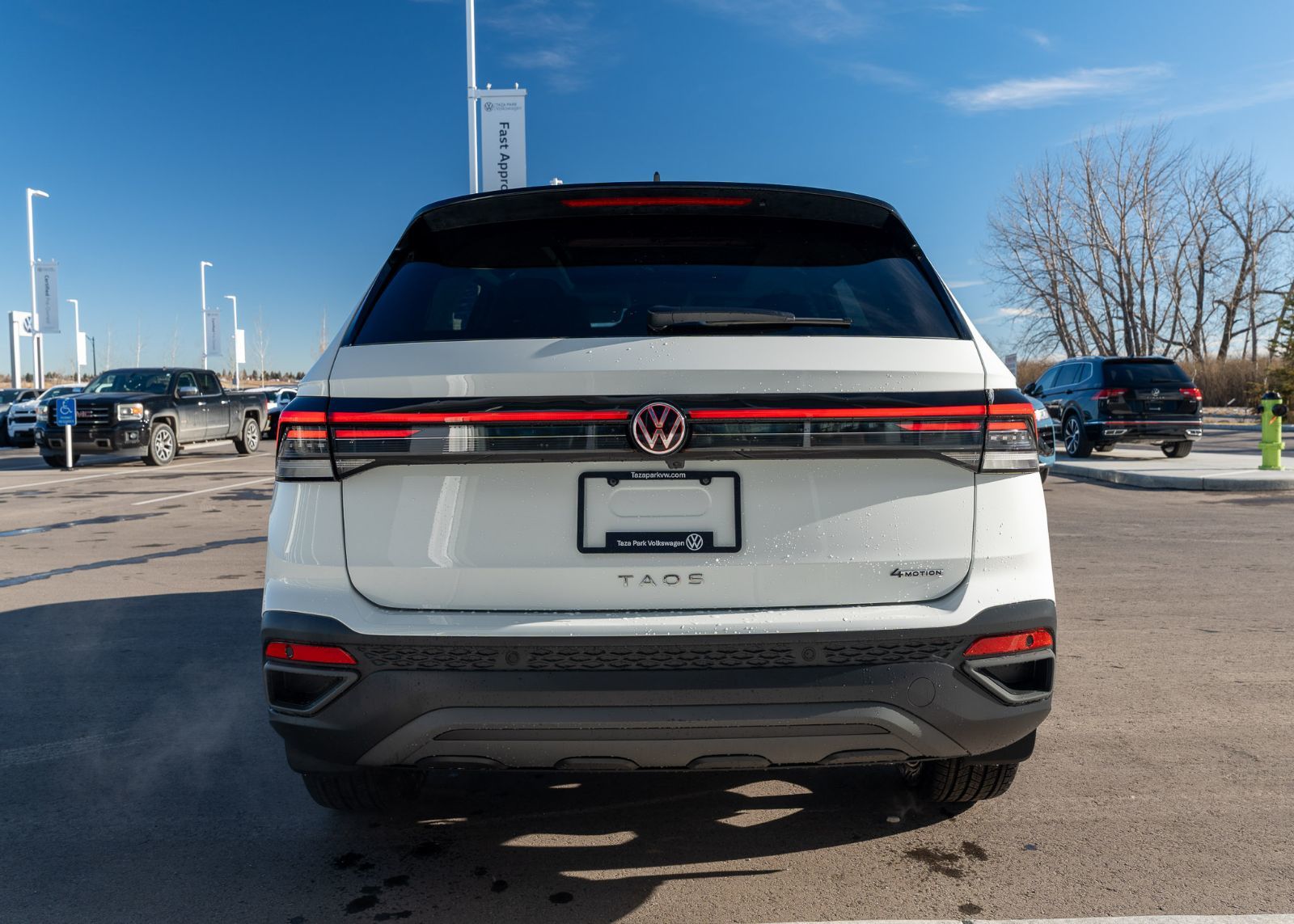 Photo 2026 Volkswagen Taos Comfortline Black Edition 4MOTION #6