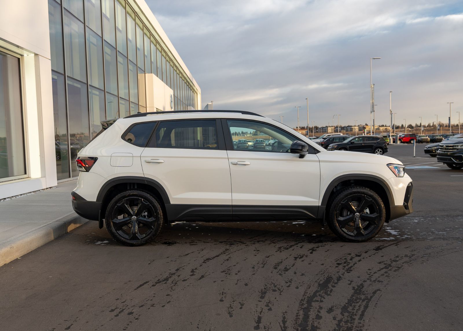 Photo 2026 Volkswagen Taos Comfortline Black Edition 4MOTION #4