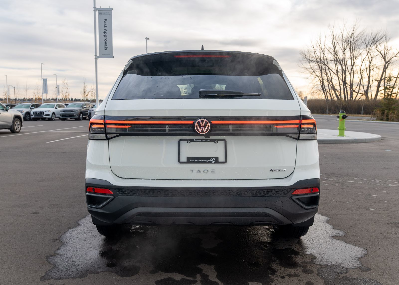 Photo 2026 Volkswagen Taos Comfortline Black Edition 4MOTION #6