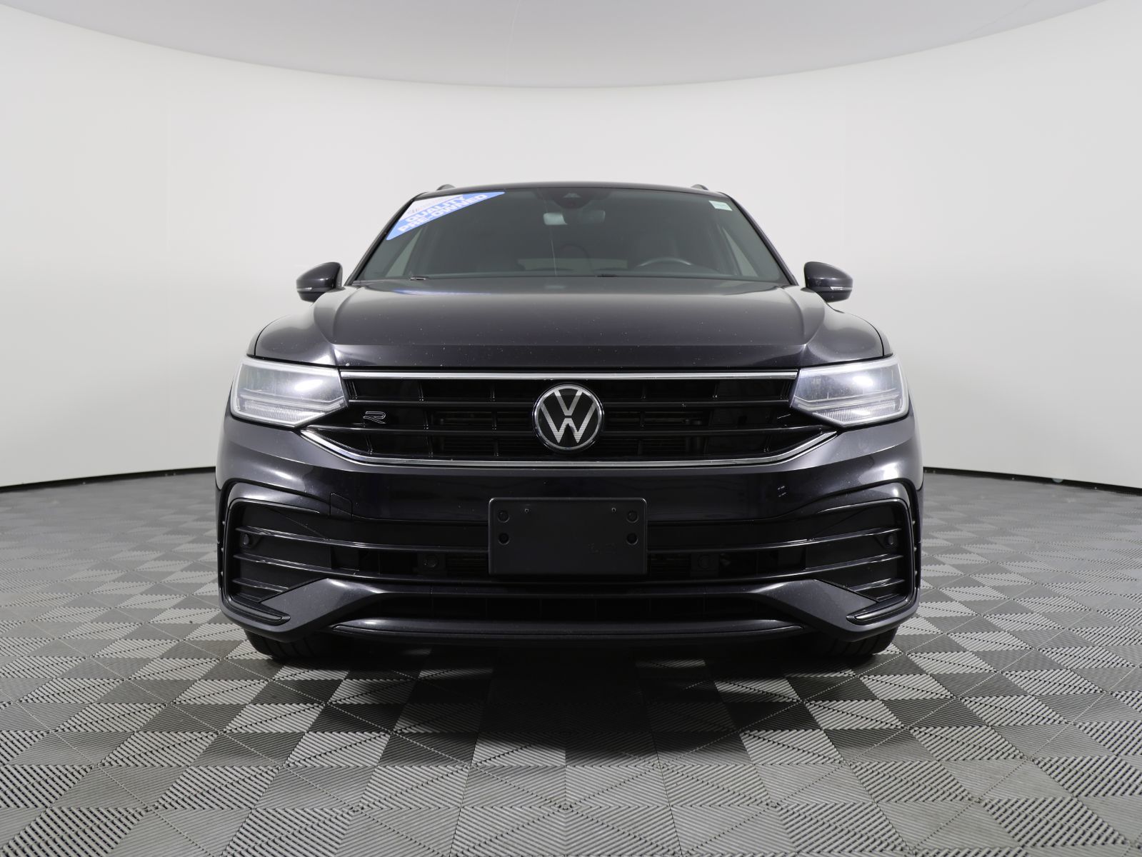 Photo 2024 Volkswagen Tiguan Comfortline R-Line Black Edition #2