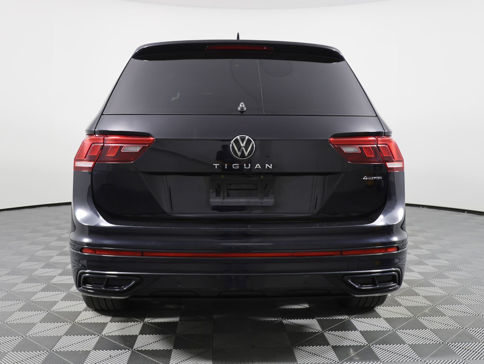 Photo 2024 Volkswagen Tiguan Comfortline R-Line Black Edition #6