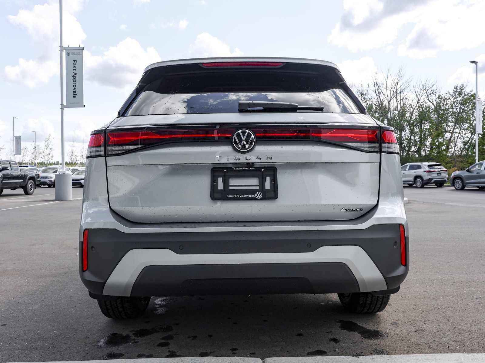 Photo 2026 Volkswagen Tiguan Comfortline 4MOTION #6