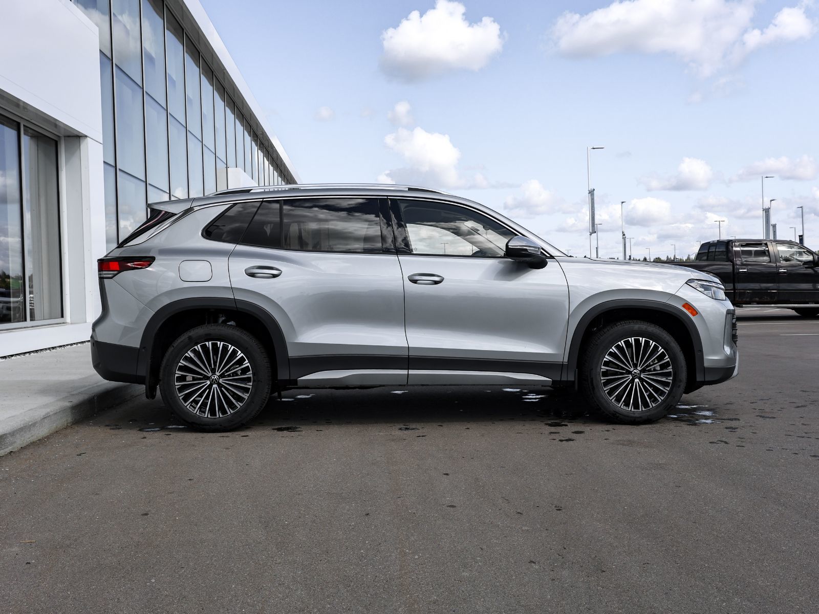 Photo 2026 Volkswagen Tiguan Comfortline 4MOTION #4