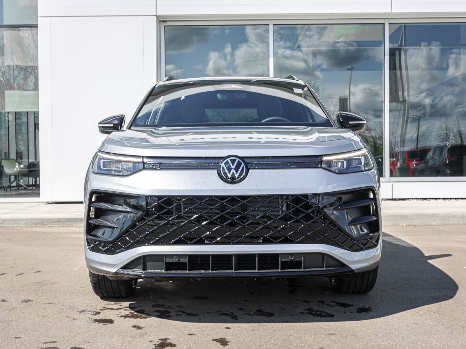 Photo 2026 Volkswagen Tiguan Comfortline R-Line Black Edition 4MOTION #2