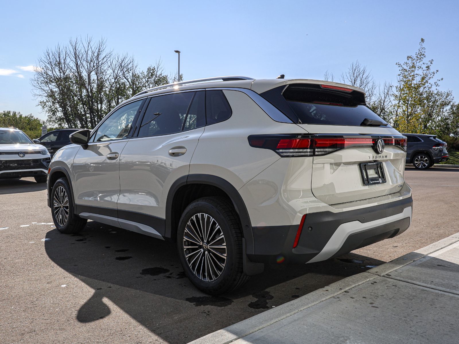 Photo 2026 Volkswagen Tiguan Comfortline 4MOTION #7