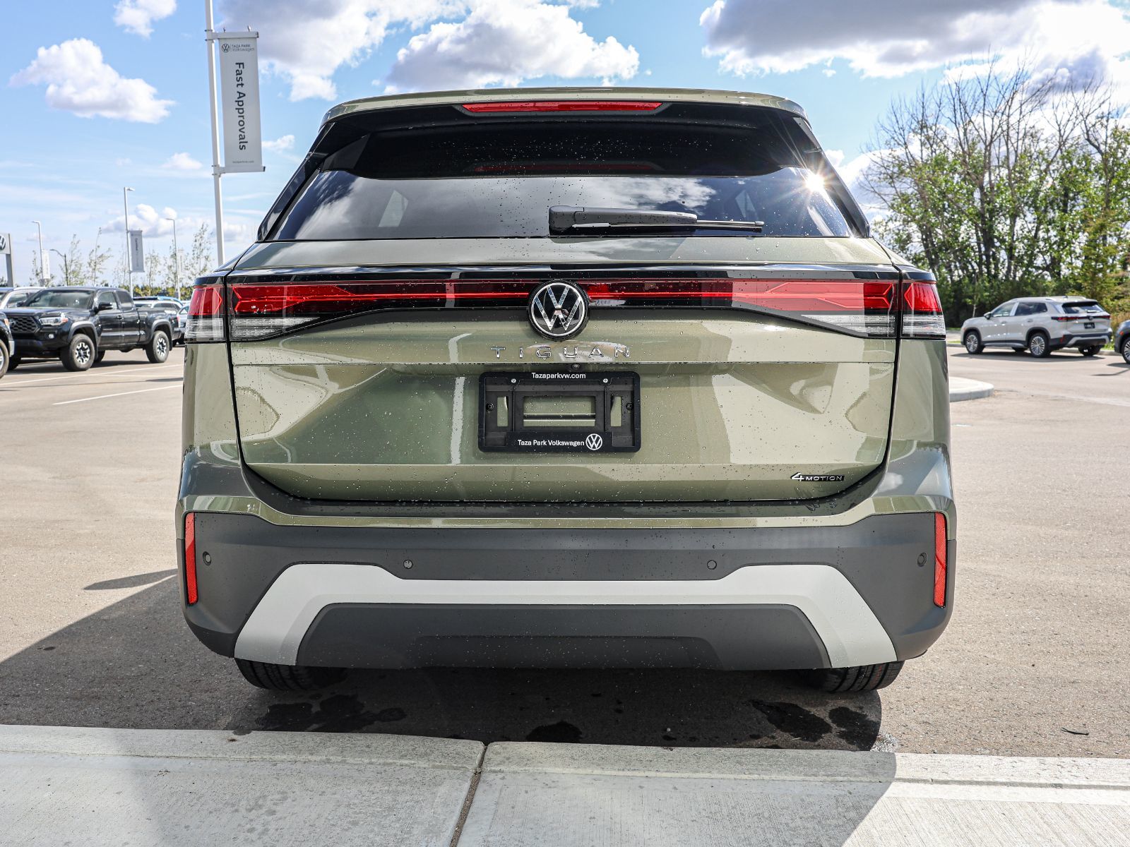 Photo 2026 Volkswagen Tiguan Comfortline 4MOTION #5