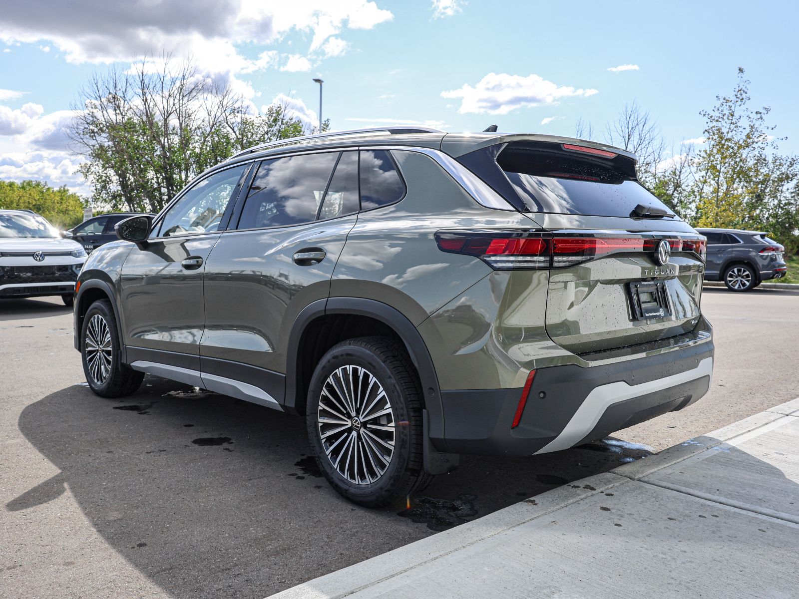 Photo 2026 Volkswagen Tiguan Comfortline 4MOTION #7