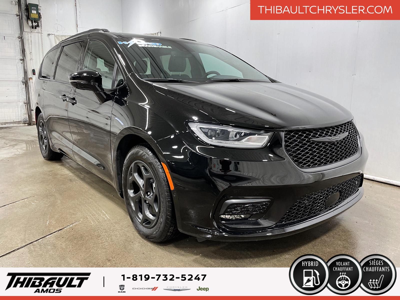 2024 Chrysler Pacifica Hybrid Premium S Appearance