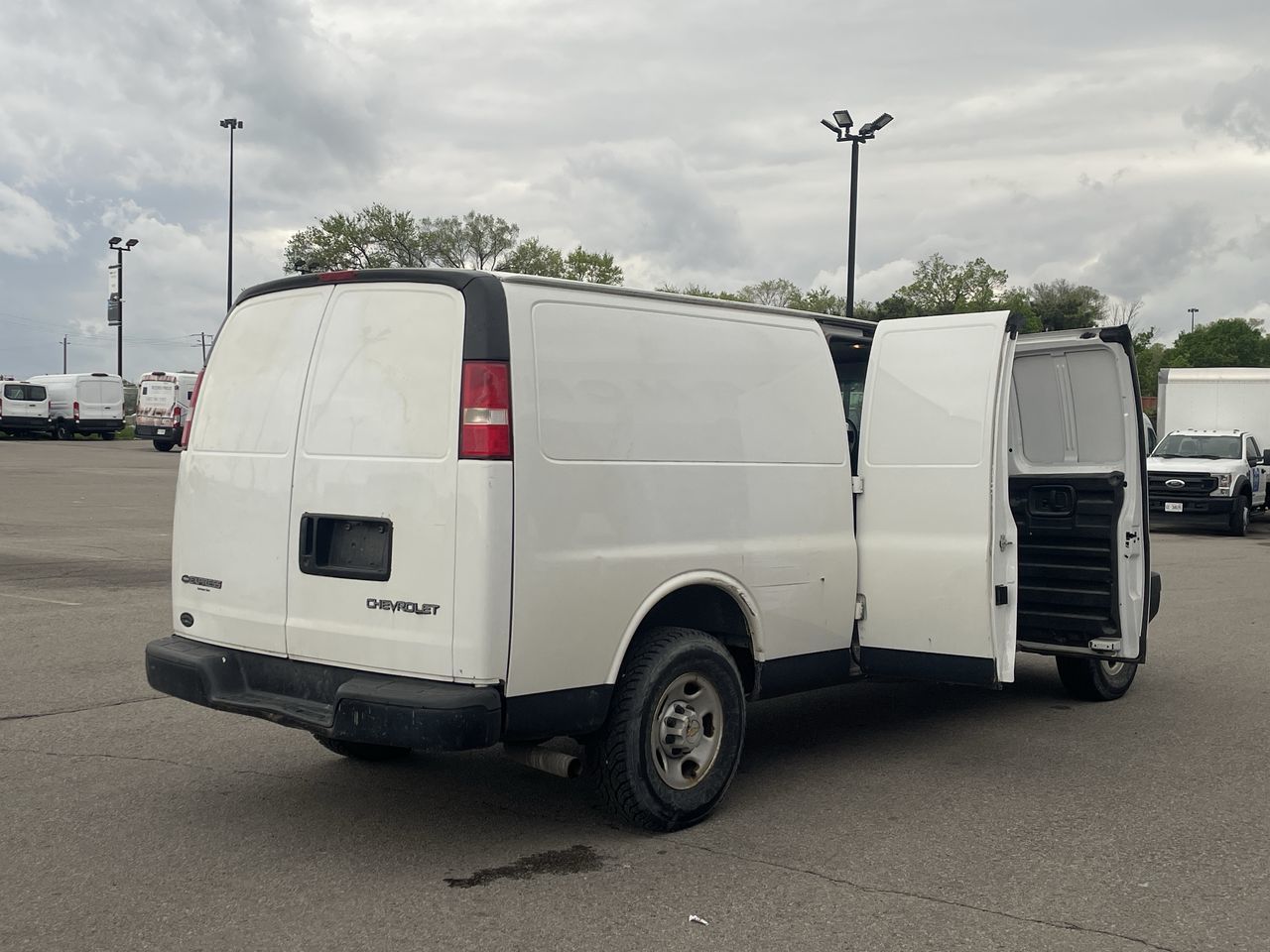2004 Chevrolet Express 3500 in Toronto, Ontario