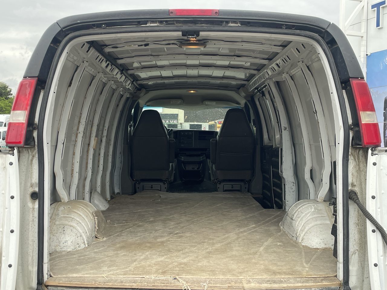 2004 Chevrolet Express 3500 in Toronto, Ontario