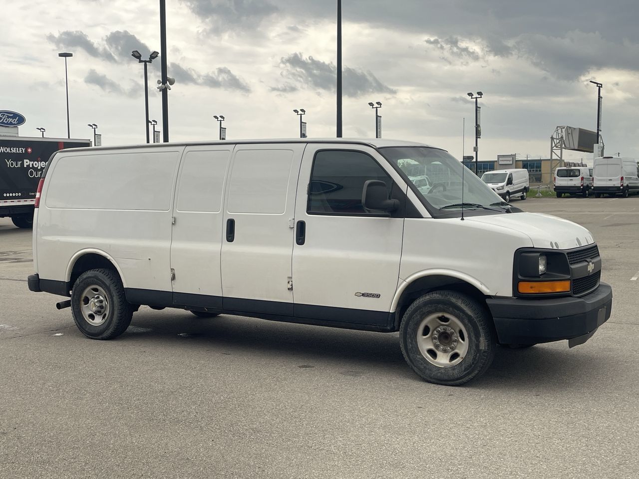 2004 Chevrolet Express 3500 in Toronto, Ontario