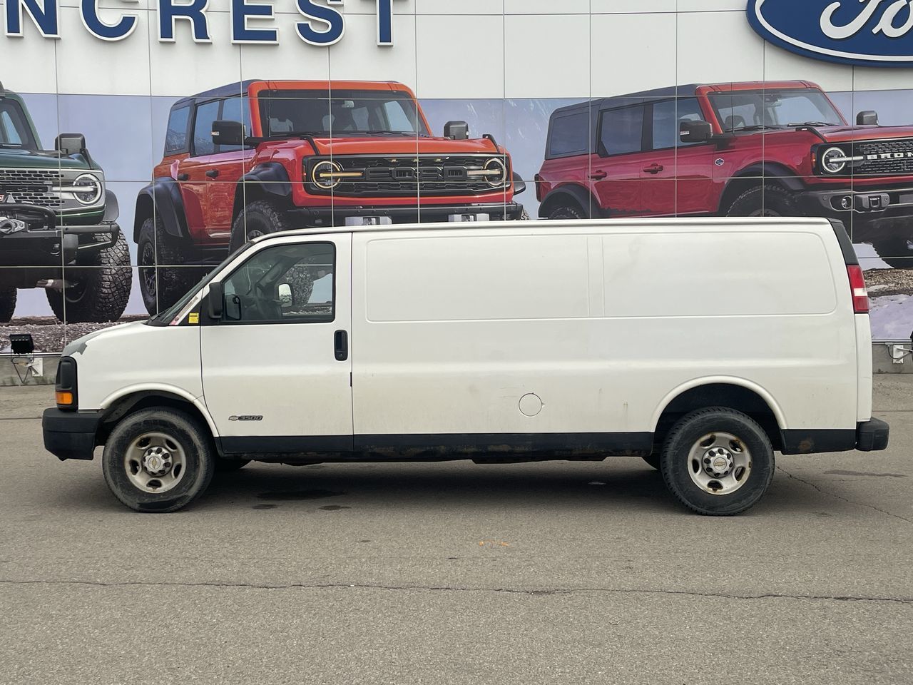 2004 Chevrolet Express 3500 in Toronto, Ontario