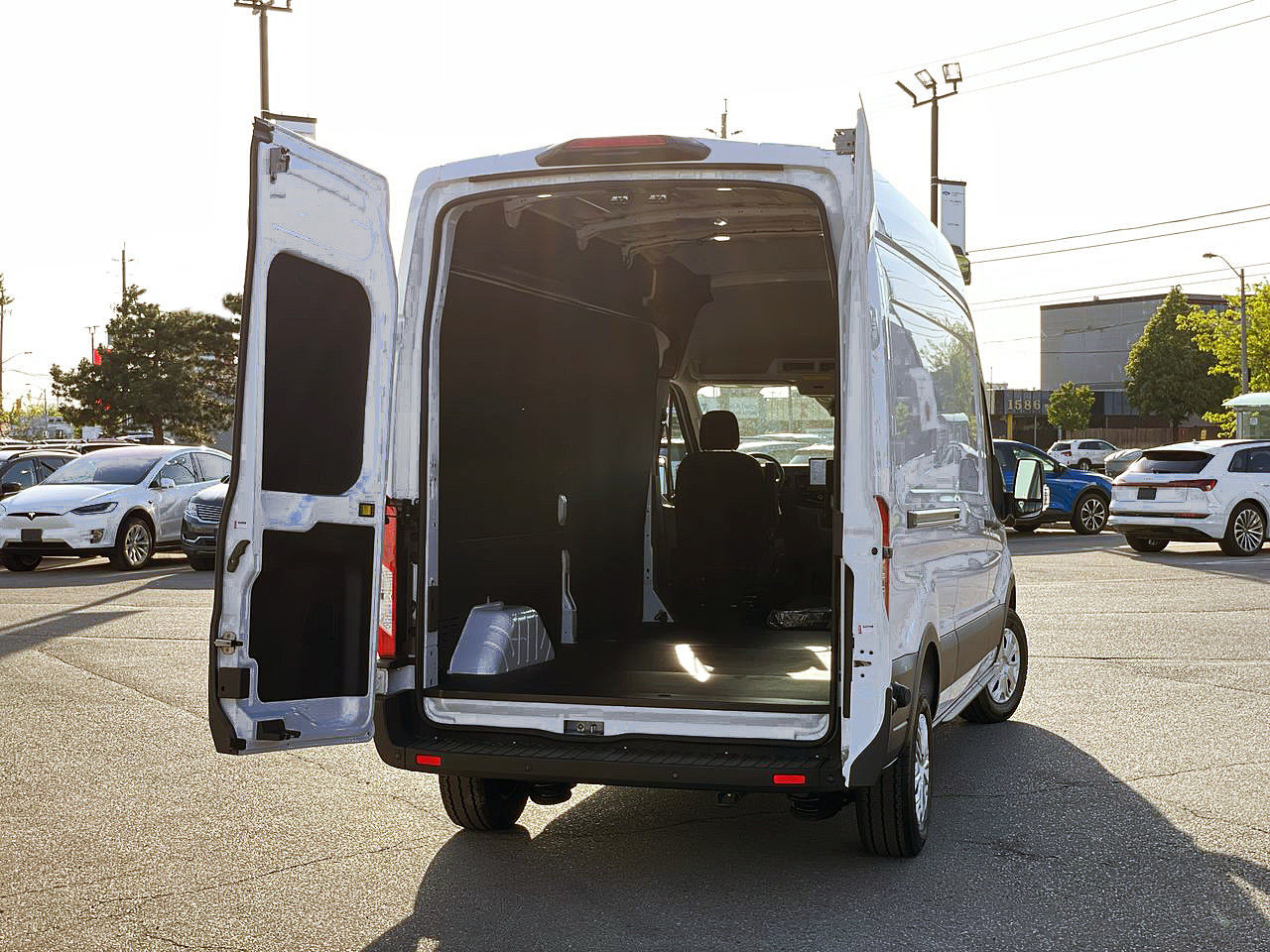2023 Ford E-TRANSIT T350 in Toronto, Ontario
