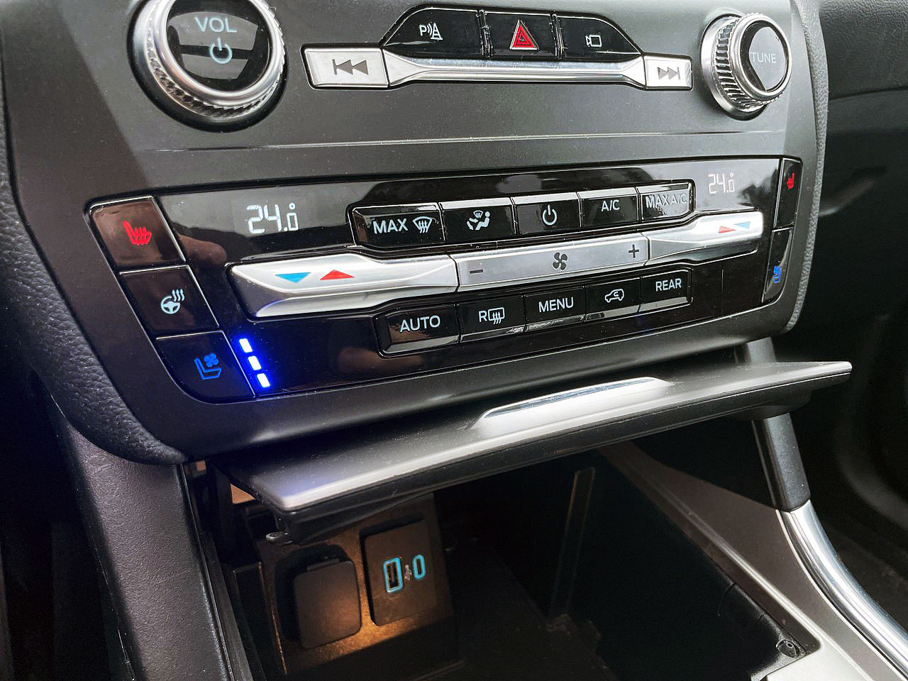 2020 Ford Explorer in Toronto, Ontario