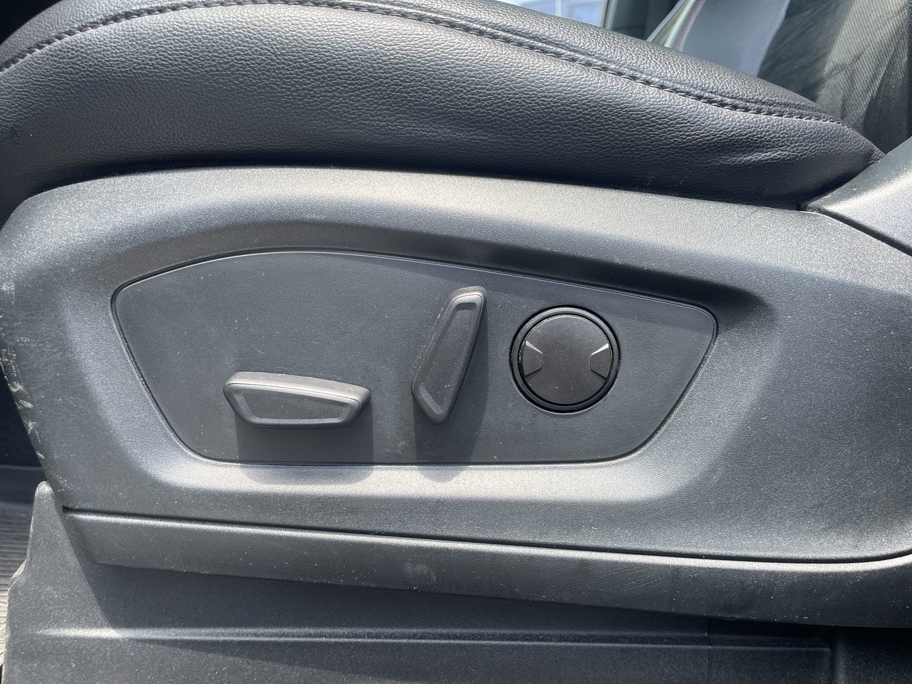 2022 Ford Explorer in Toronto, Ontario