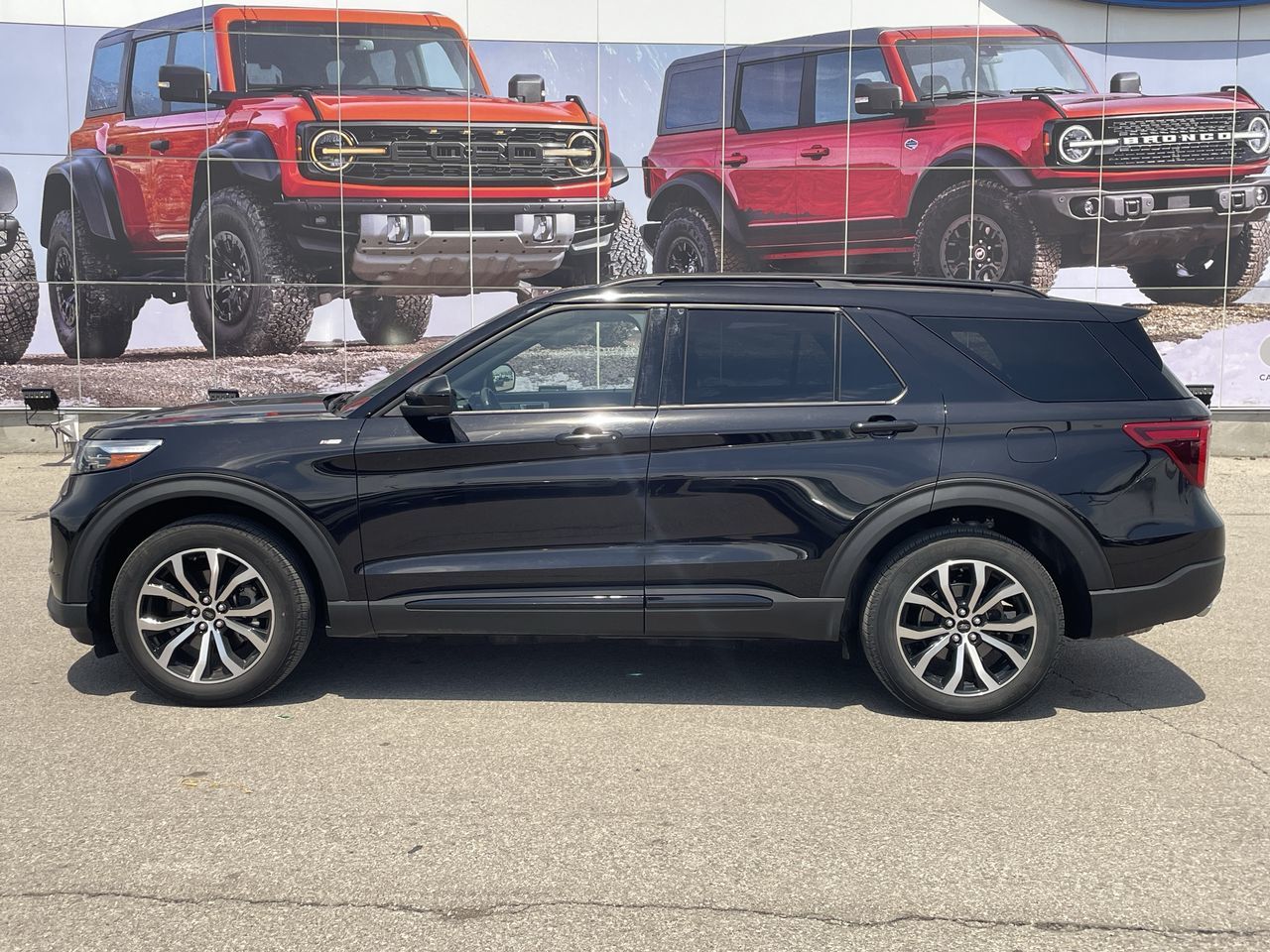 2022 Ford Explorer in Toronto, Ontario