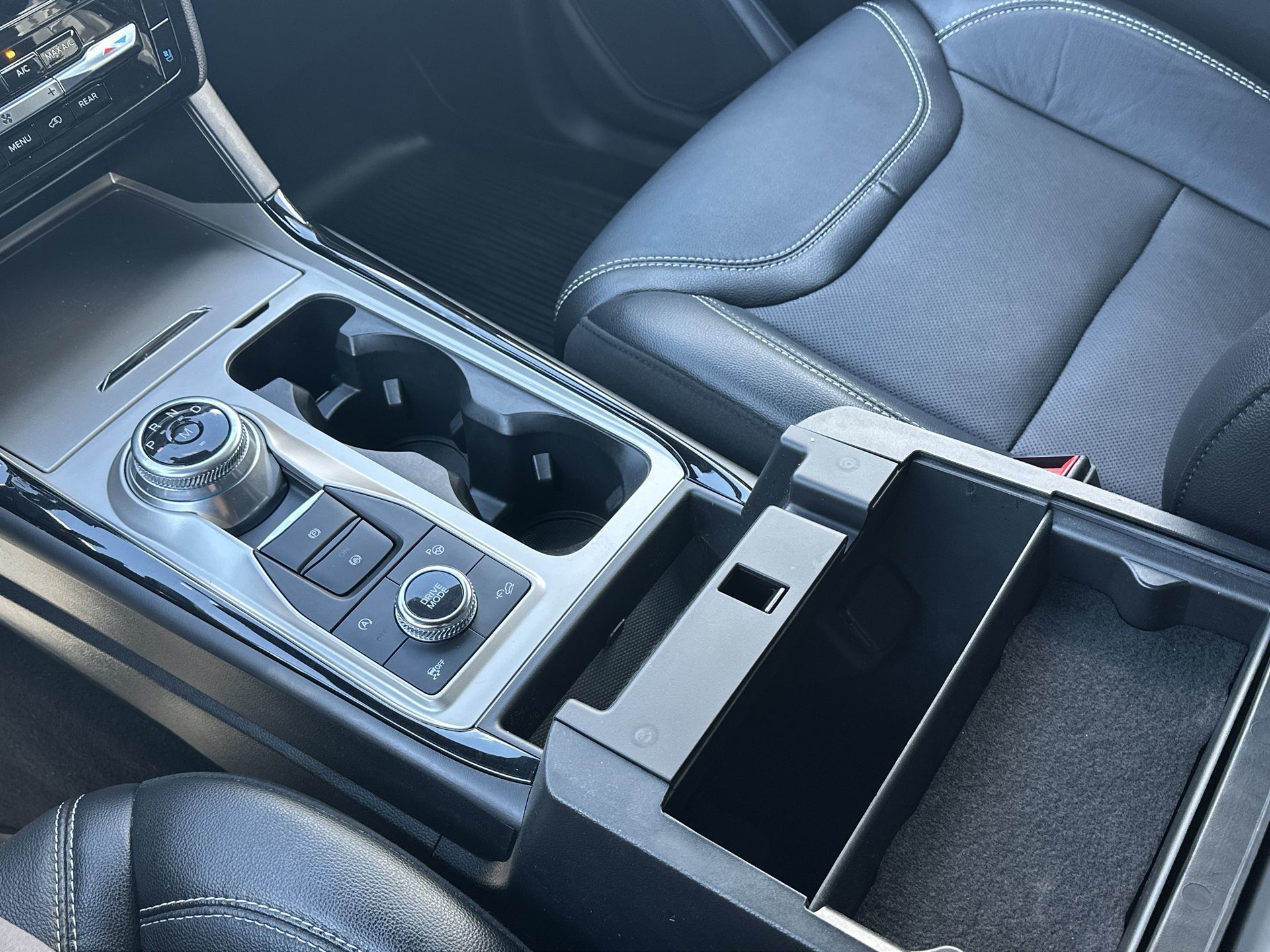 2022 Ford Explorer in Toronto, Ontario