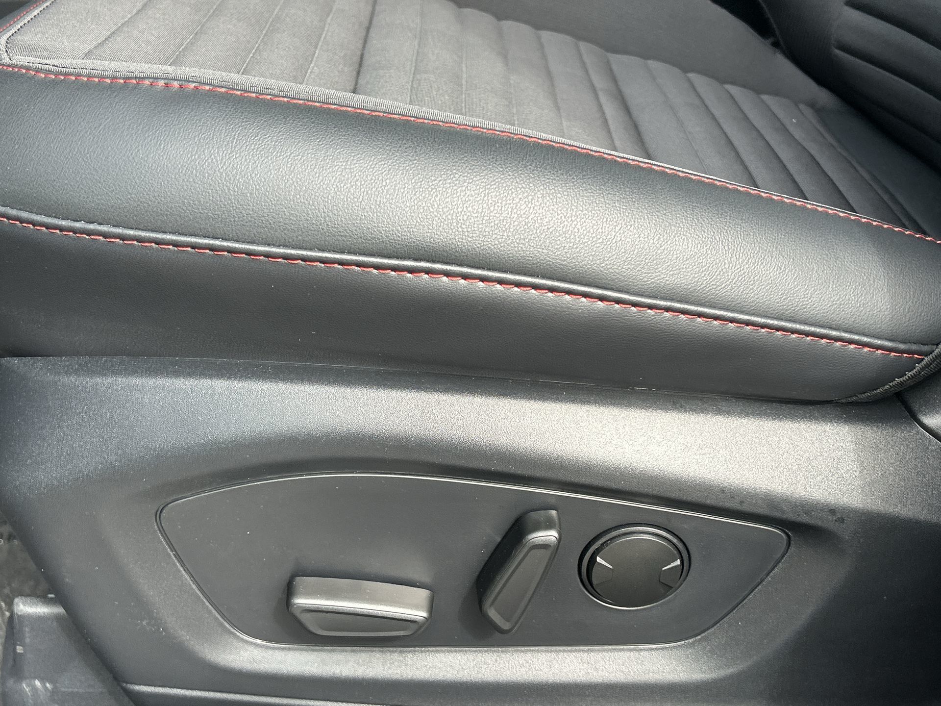 2025 Ford Explorer in Toronto, Ontario