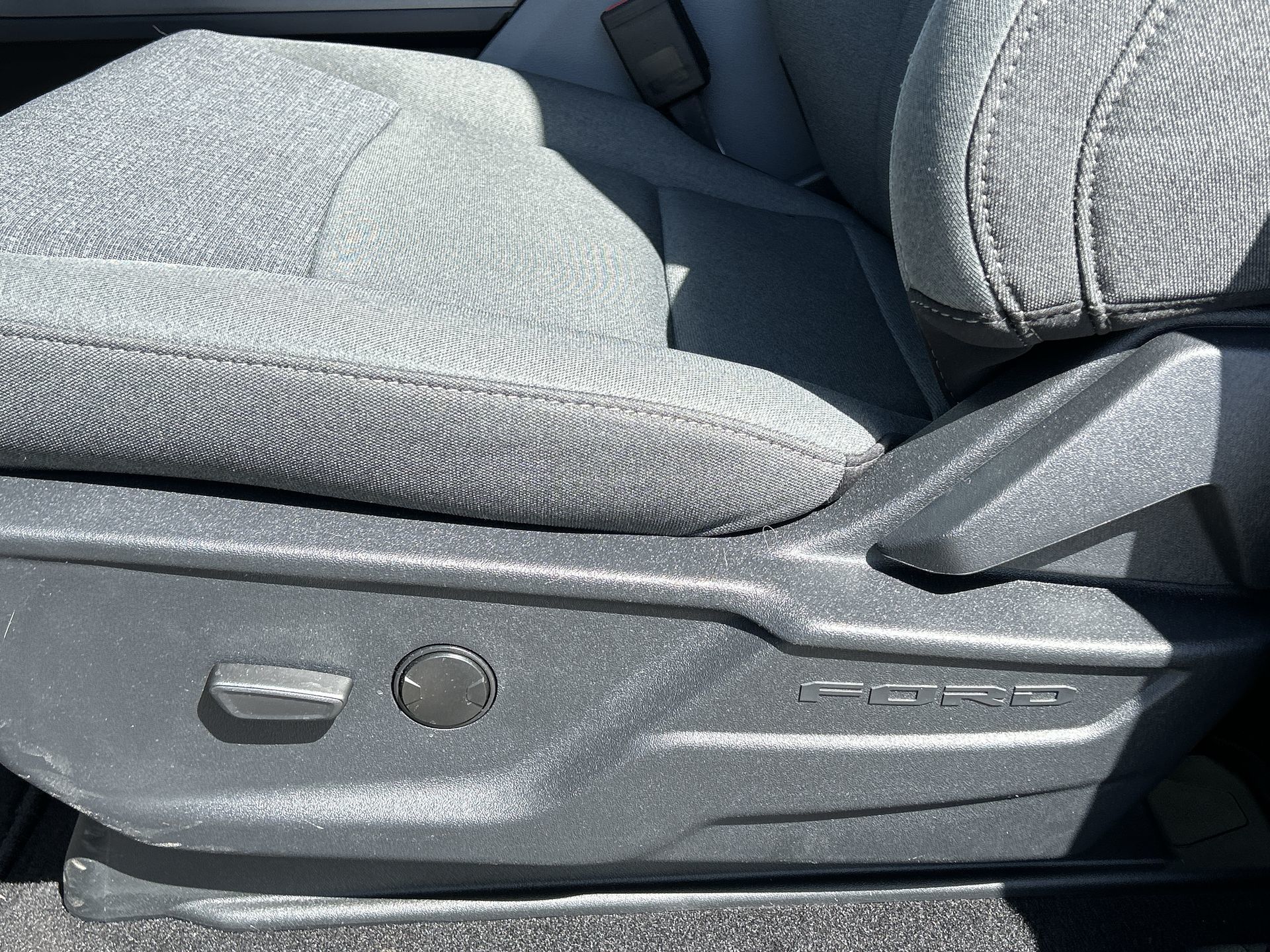 2025 Ford F-150 Lightning in Toronto, Ontario