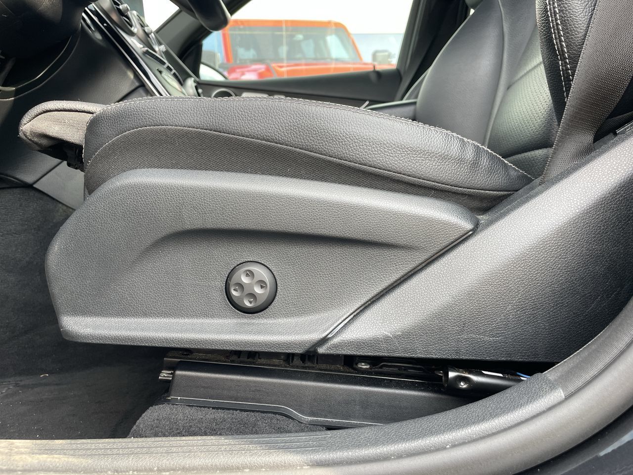Mercedes-Benz GLC300  2019 à Toronto, Ontario
