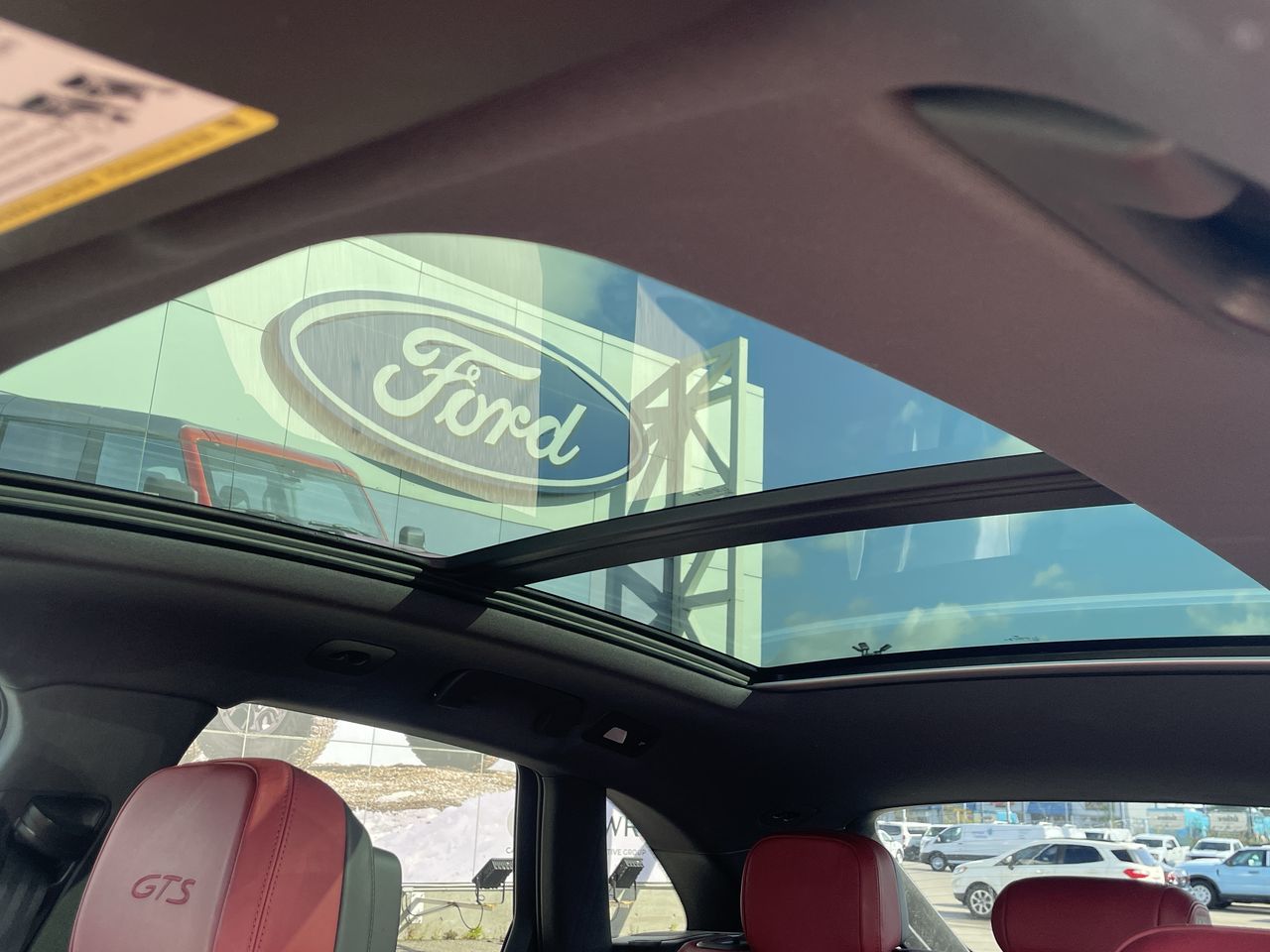 2023 Porsche Macan in Toronto, Ontario