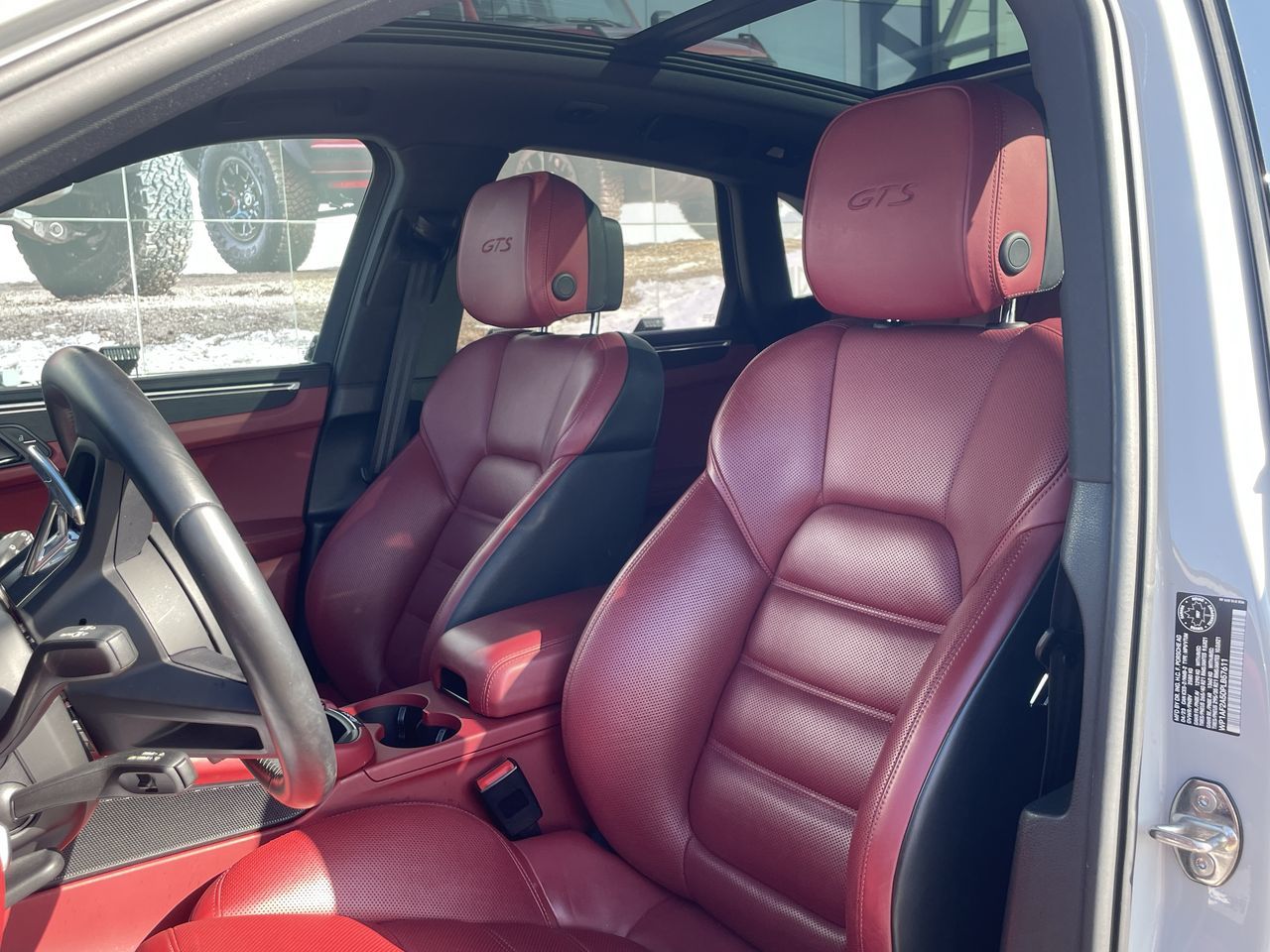 2023 Porsche Macan in Toronto, Ontario