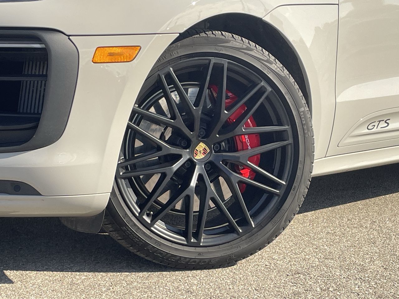 2023 Porsche Macan in Toronto, Ontario