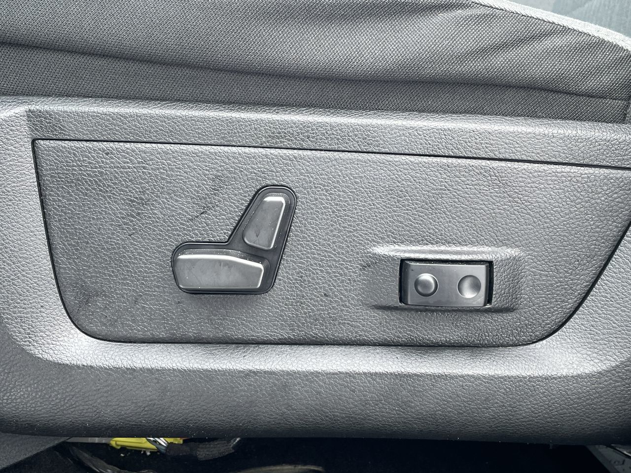 2022 Ram RAM 1500 Classic Crew Cab 4x4 (DS)