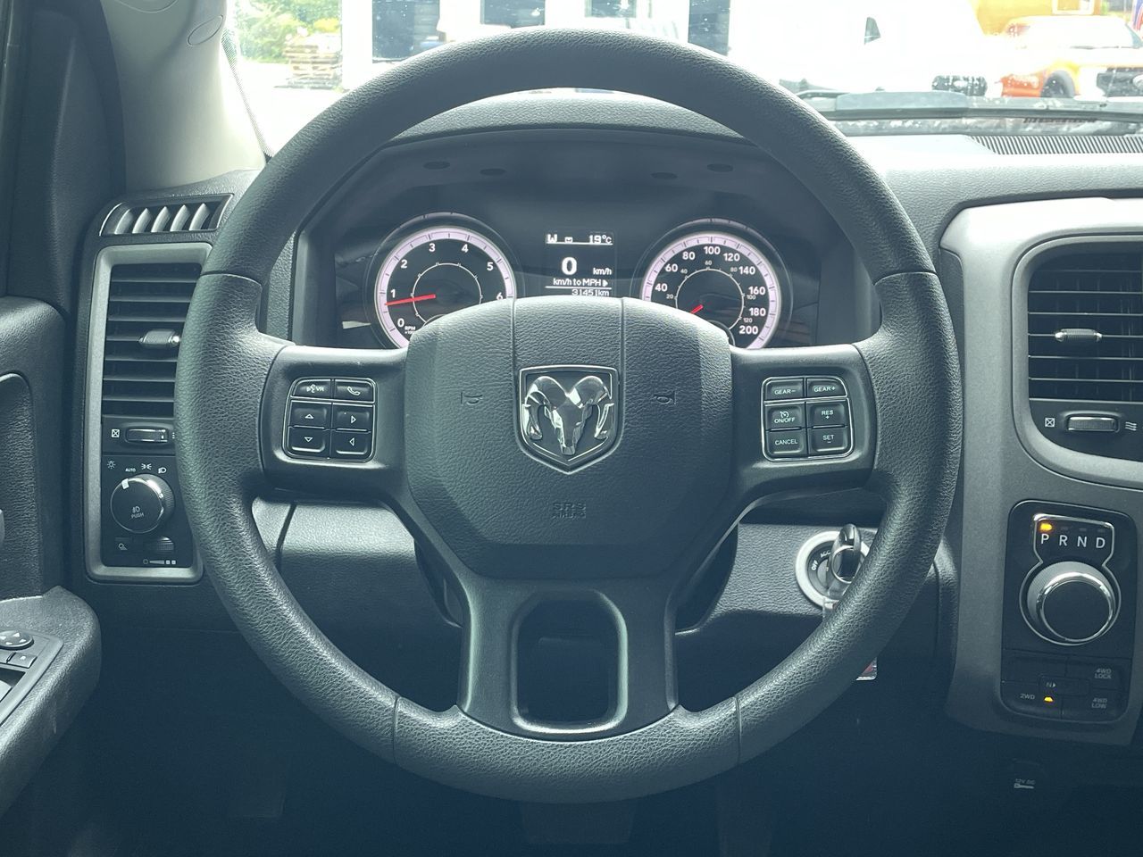 2023 Ram RAM 1500 Classic Crew Cab 4x4 (DS)