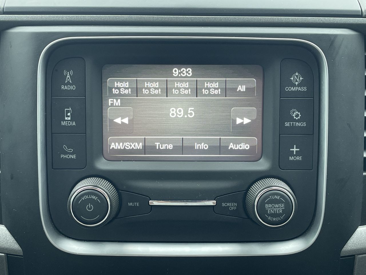 2023 Ram RAM 1500 Classic Crew Cab 4x4 (DS)