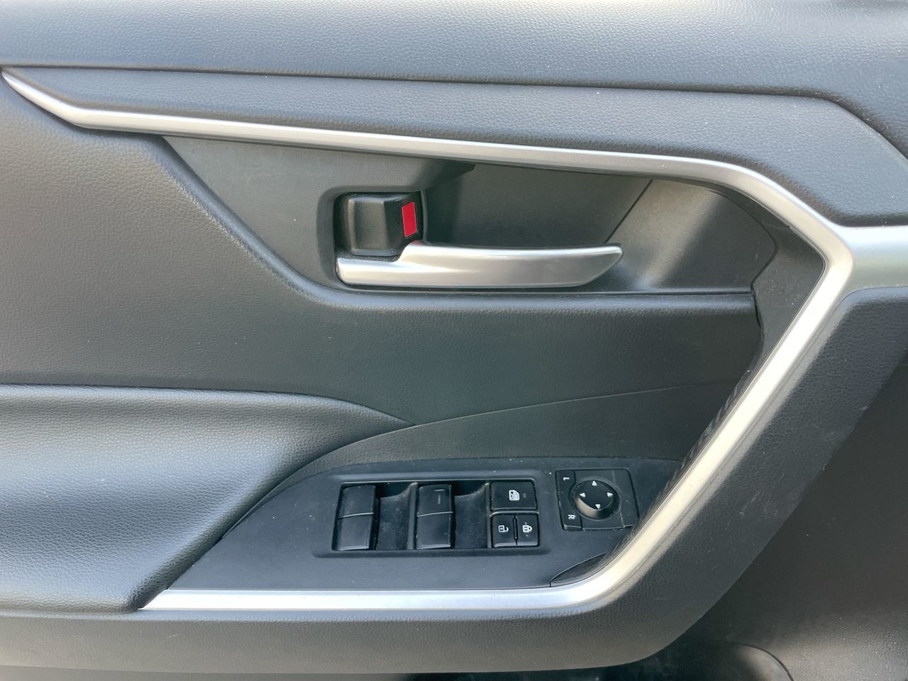Toyota RAV4  2019 à Toronto, Ontario