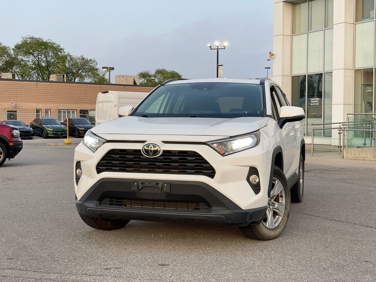 Toyota RAV4  2019 à Toronto, Ontario