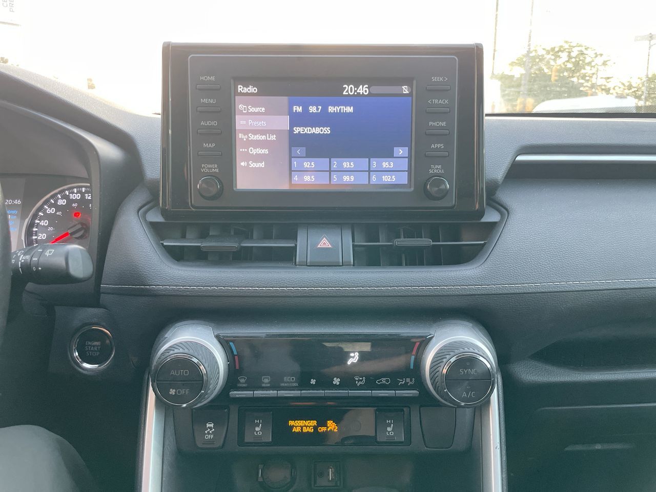 Toyota RAV4  2019 à Toronto, Ontario