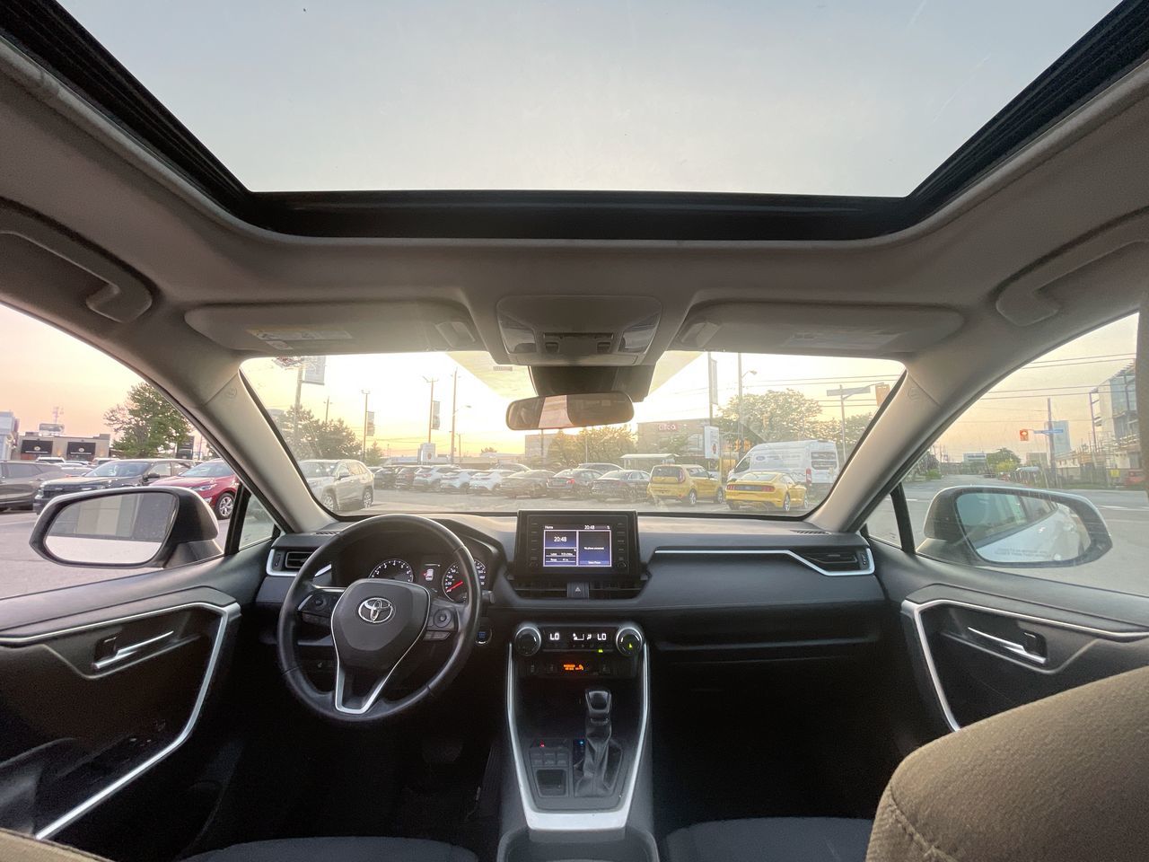 Toyota RAV4  2019 à Toronto, Ontario
