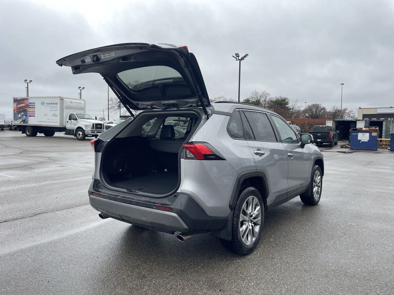 Toyota RAV4  2022 à Toronto, Ontario