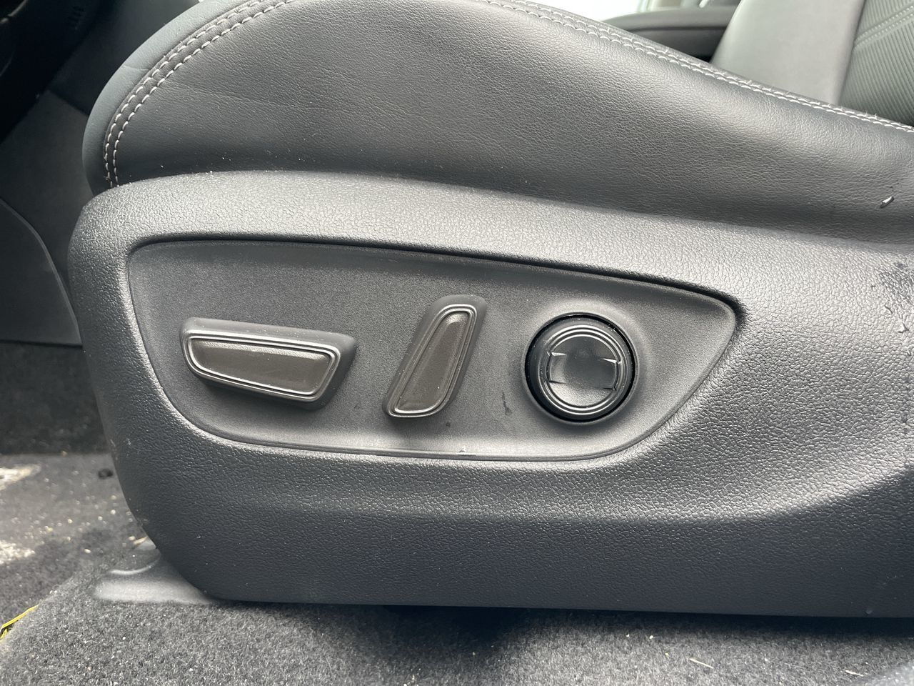 Toyota RAV4  2022 à Toronto, Ontario