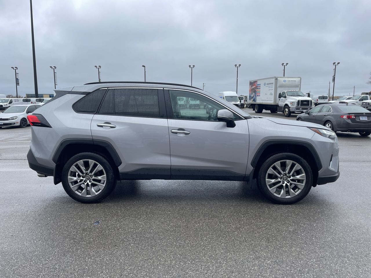 Toyota RAV4  2022 à Toronto, Ontario
