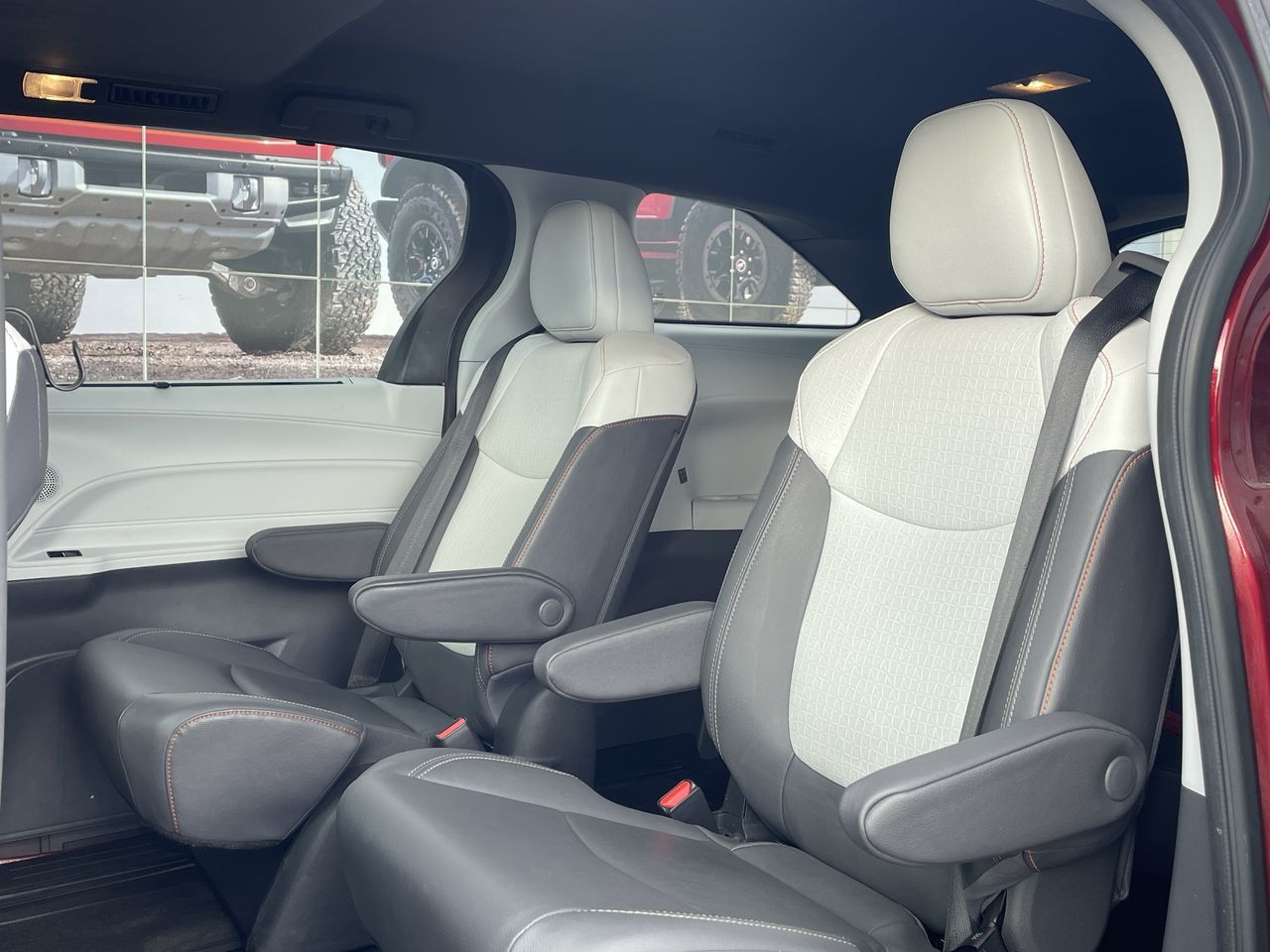 2022 Toyota Sienna Hybrid