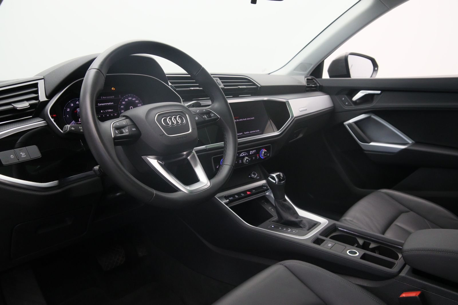 Audi Q3 2025 — photo 7