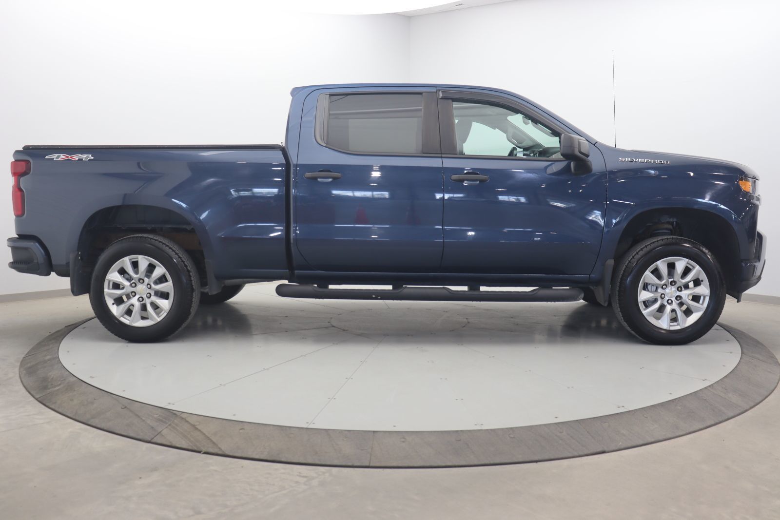 Chevrolet Silverado 1500 Custom 2020 — photo 3