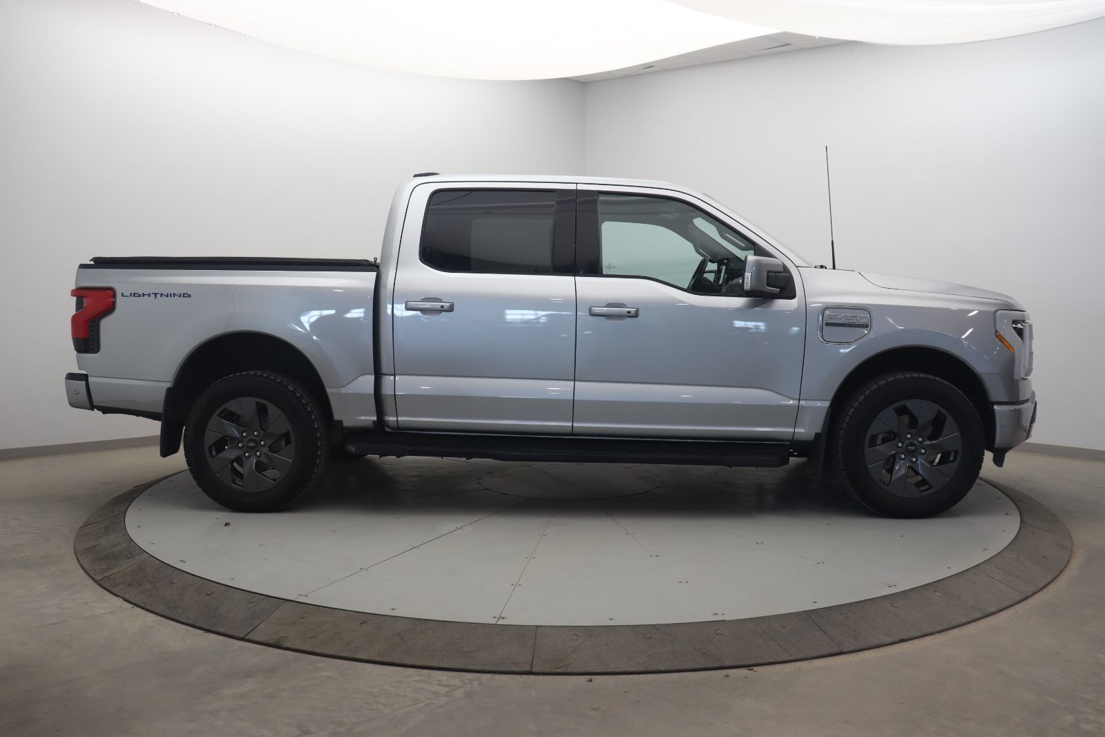 Ford F-150 Lightning 2023 — photo 3