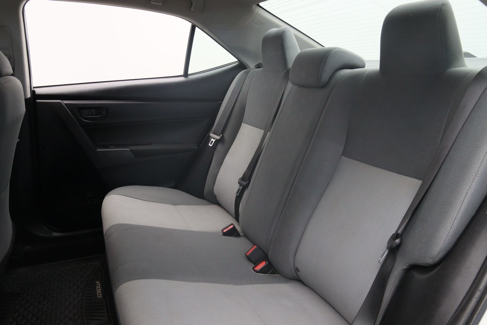 Toyota Corolla 2018 — photo 8
