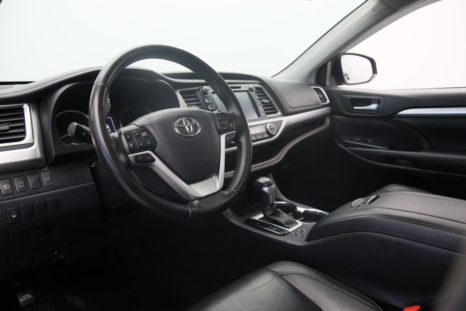 Toyota Highlander 2017 — photo 7
