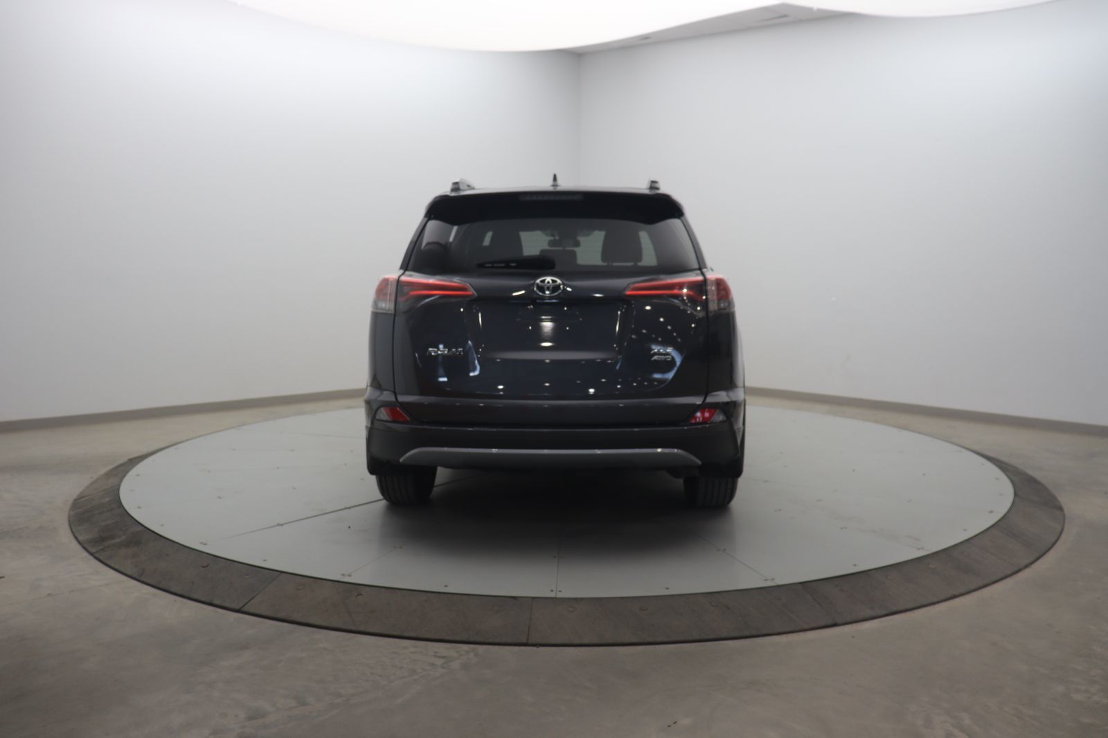 Toyota RAV4 2018 — photo 5