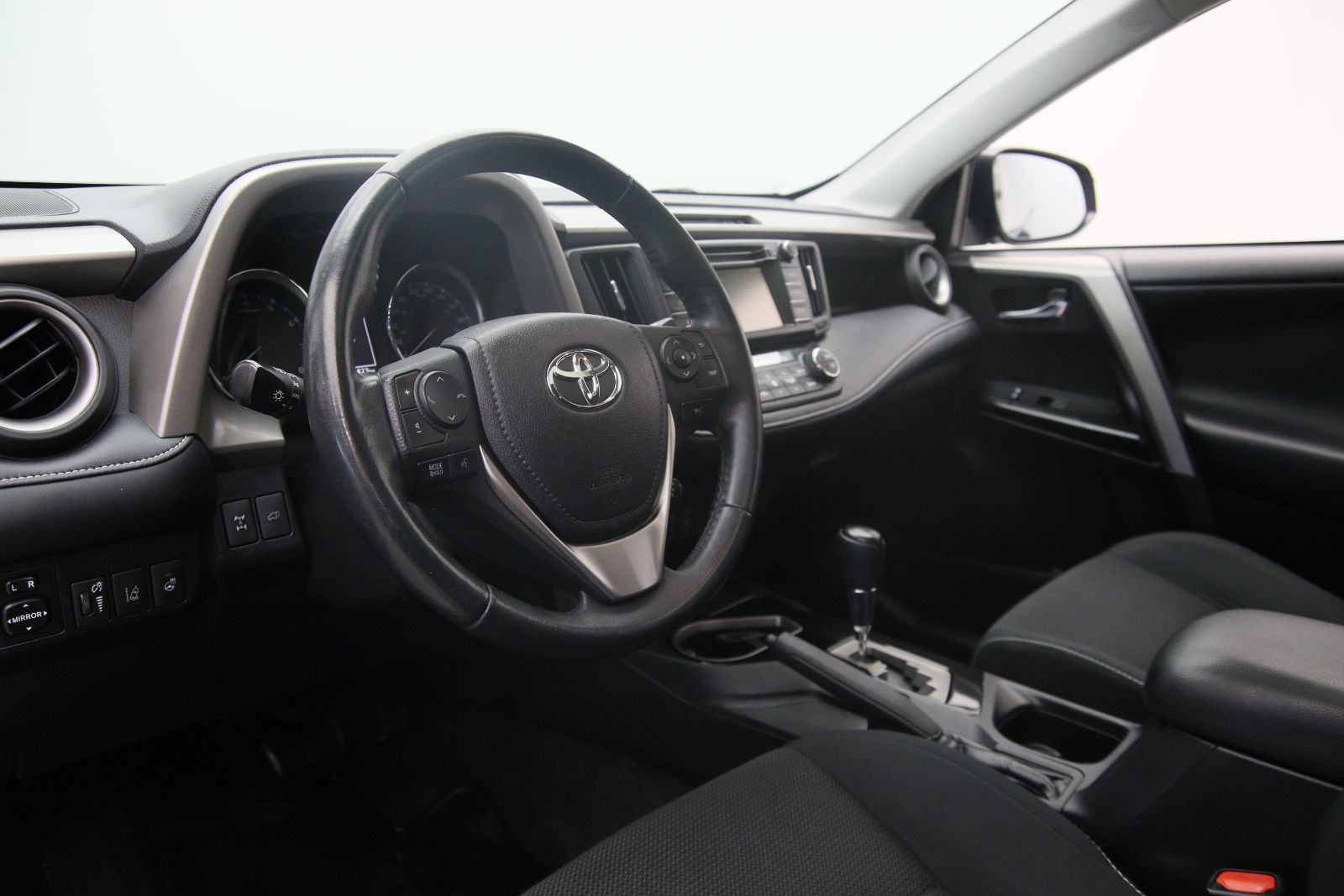 Toyota RAV4 2018 — photo 7
