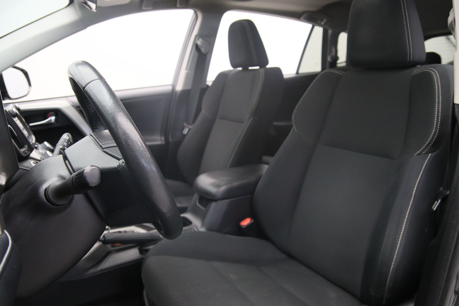 Toyota RAV4 2018 — photo 6
