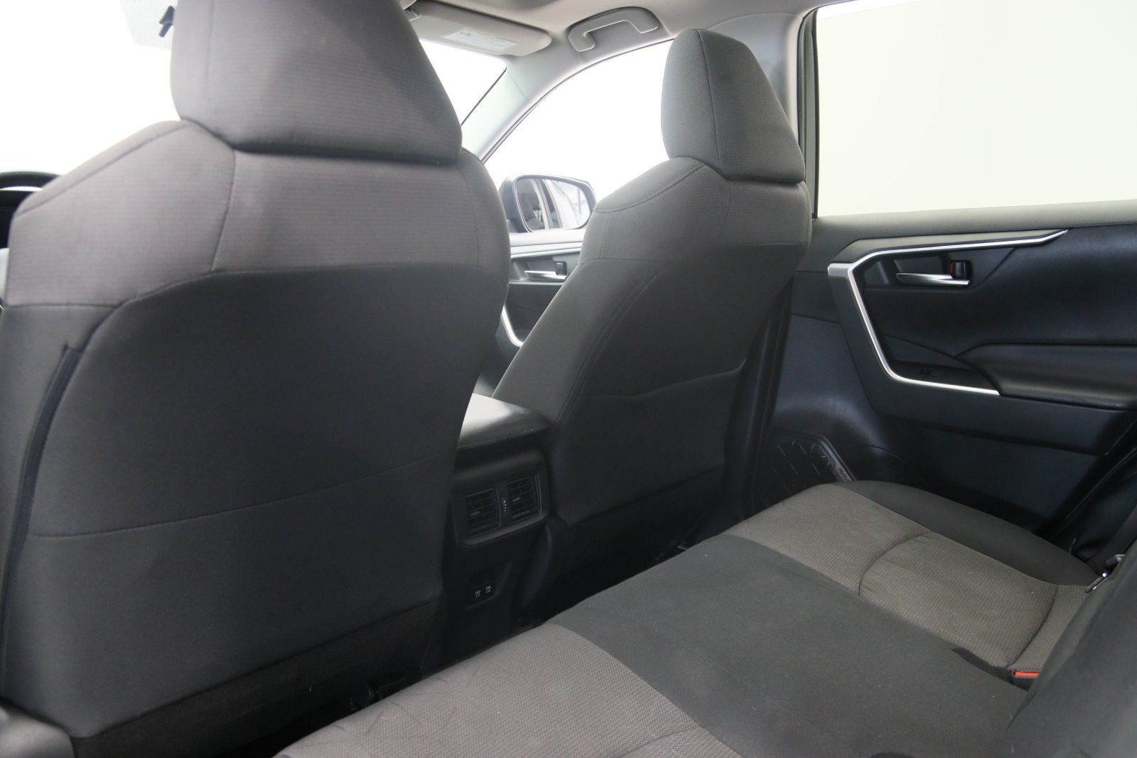 Toyota RAV4 XLE 2019 — photo 8