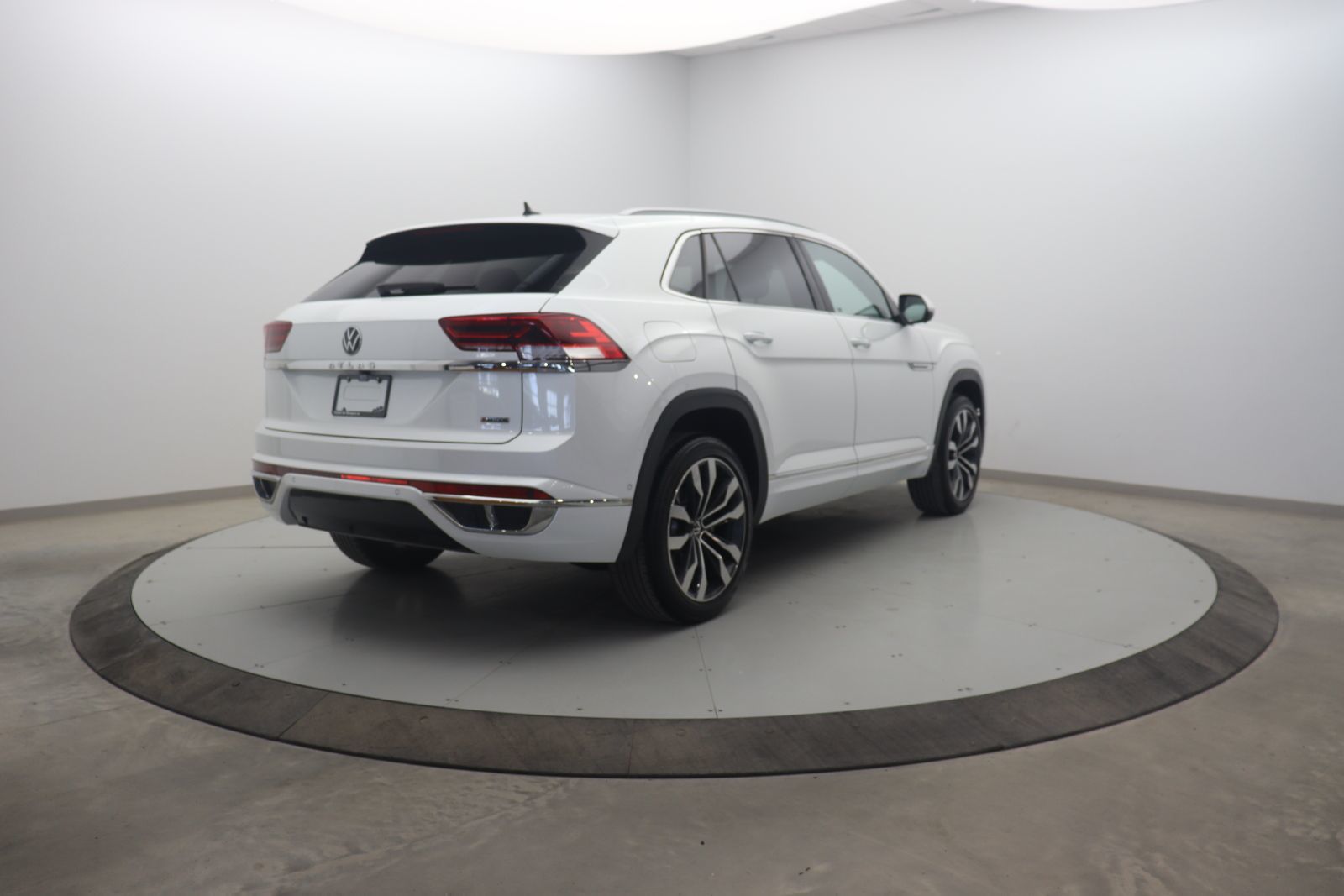 Volkswagen Atlas Cross Sport Execline 2022 — photo 4