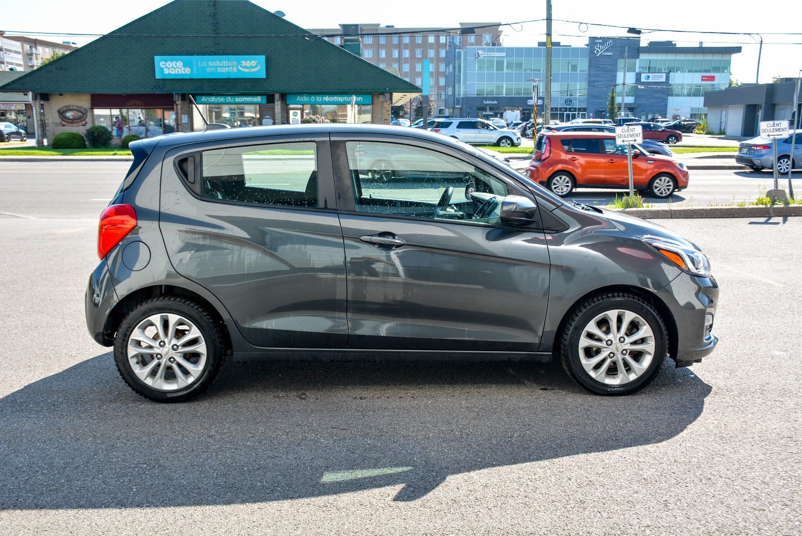 Chevrolet Spark 1LT 2022 — photo 8